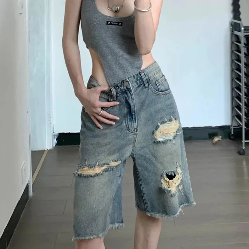 Streeywear Washed Chic Ripped Denim Shorts Women Casual Wide Leg Shorts Spring Summer 2025 High Waist Vintage Short Jeans
Streeywear Washed Chic Ripped Denim Shorts Women Casual Wide Leg Shorts Spring Summer 2025 High Waist Vintage Short Jeans
