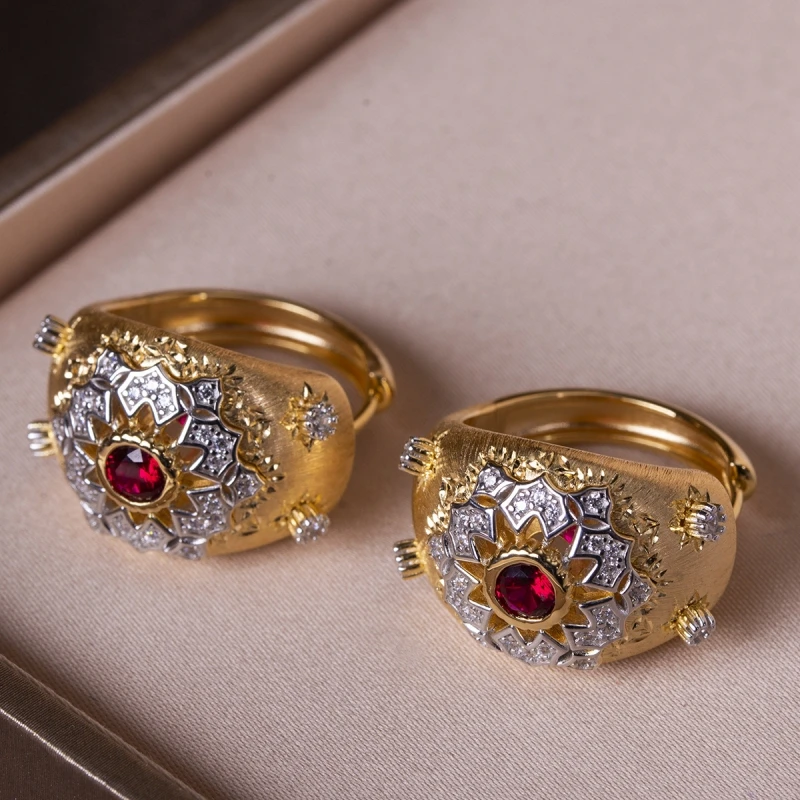 Bellux Italian Vintage Hand Engraved Earrings Brushed 925 Silver Oval Inlaid Round Zircon Ruby Floral Earrings Ladies Jewelry
Bellux Italian Vintage Hand Engraved Earrings Brushed 925 Silver Oval Inlaid Round Zircon Ruby Floral Earrings Ladies Jewelry
