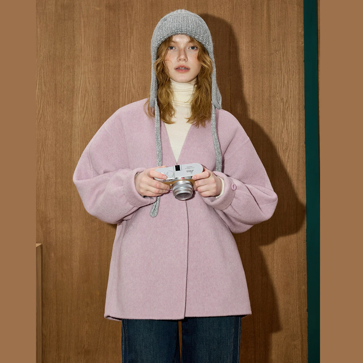 Coolhut Минималистичное пальто с запахом и v-образным вырезом, зимнее шерстяное пальто с двусторонним дизайном и пуговицами, пальто средней длины, универсальное многослойное пальто
Coolhut Минималистичное пальто с запахом и v-образным вырезом, зимнее шерстяное пальто с двусторонним дизайном и пуговицами, пальто средней длины, универсальное многослойное пальто