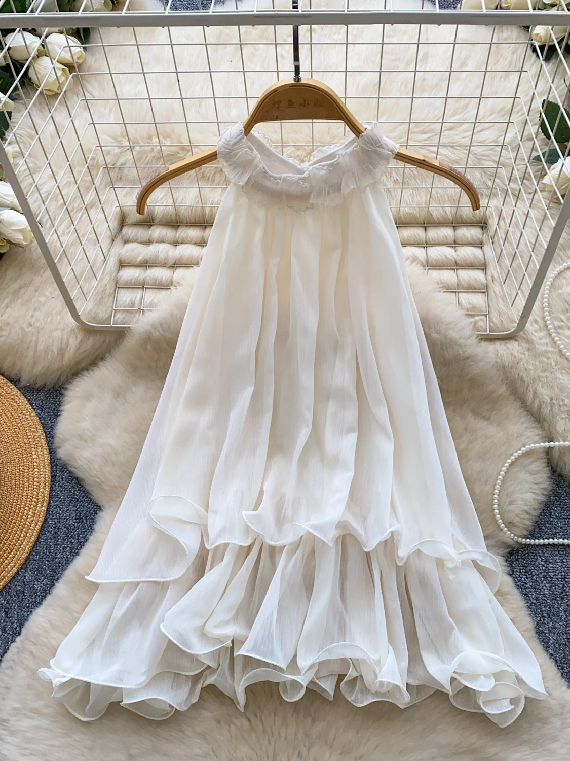 Korean Style Gentle Neck Hanging Lace Trim Vest Women Summer Skin Friendly Breathable Sleeveless Commuting Anti Aging Belly C...
Korean Style Gentle Neck Hanging Lace Trim Vest Women Summer Skin Friendly Breathable Sleeveless Commuting Anti Aging Belly C...