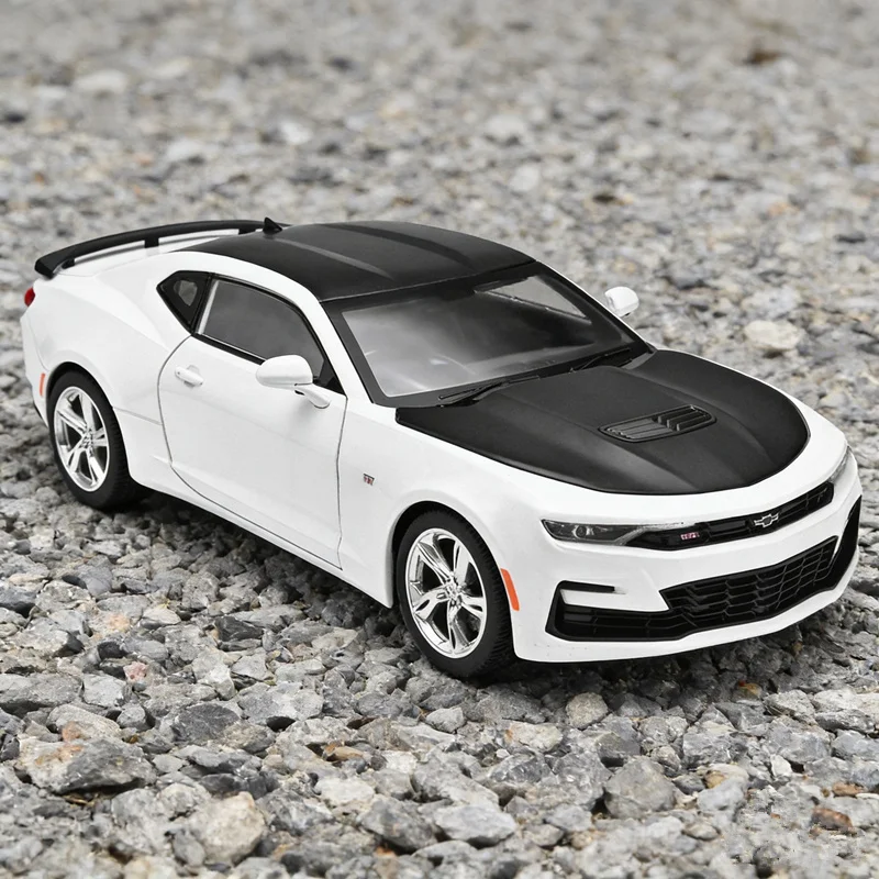 1:18 Chevrolet Camaro Alloy Sports Car Model Diecasts Metal Track Racing Vehicles Car Model Sound Light Simulation Kids Toy Gift
1:18 Chevrolet Camaro Alloy Sports Car Model Diecasts Metal Track Racing Vehicles Car Model Sound Light Simulation Kids Toy Gift