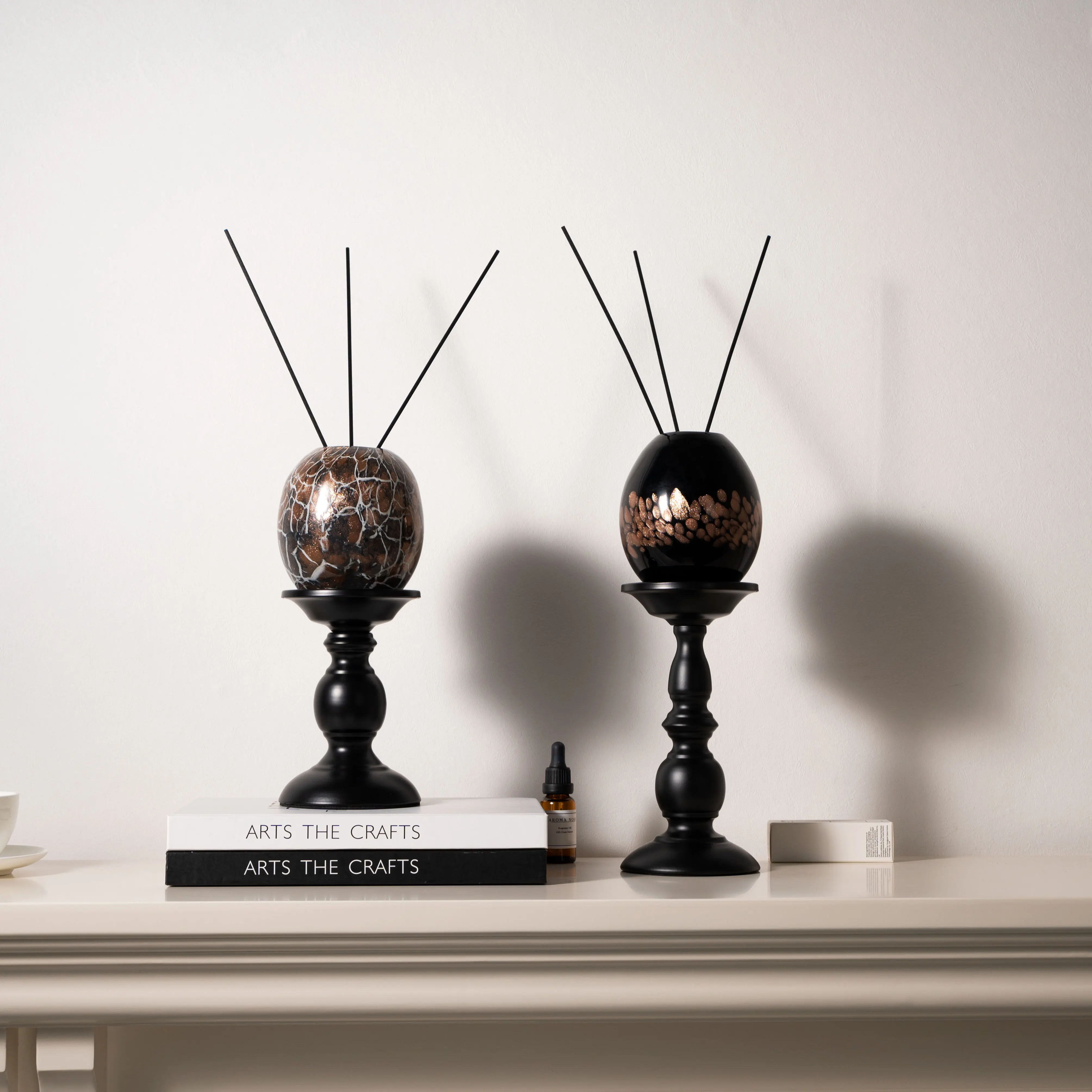 Аромадиффузор Shuying Liujin Vintage Black: Декоративный диффузор для дома, гостиной, спальни, рабочего стола, из смолы, с ротанговыми палочками
Аромадиффузор Shuying Liujin Vintage Black: Декоративный диффузор для дома, гостиной, спальни, рабочего стола, из смолы, с ротанговыми палочками