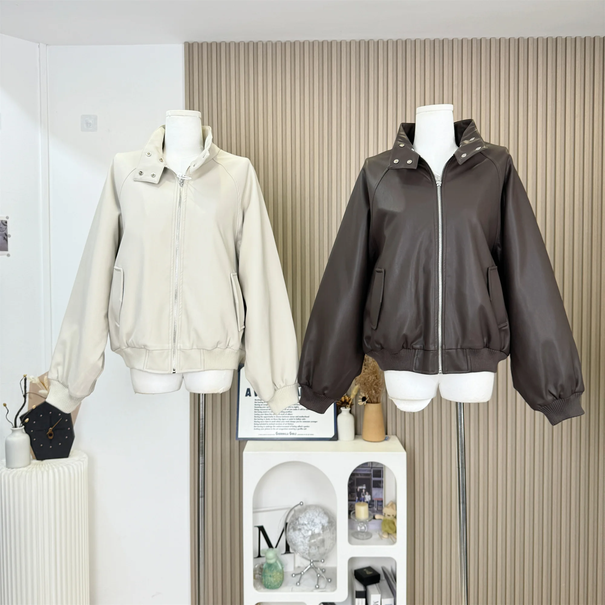 Polo Collar Leather Jacket Women Clothing Autumn/Winter New Fashion High end Loose Casual Solid Color Short Coat Women Tops
Polo Collar Leather Jacket Women Clothing Autumn/Winter New Fashion High end Loose Casual Solid Color Short Coat Women Tops