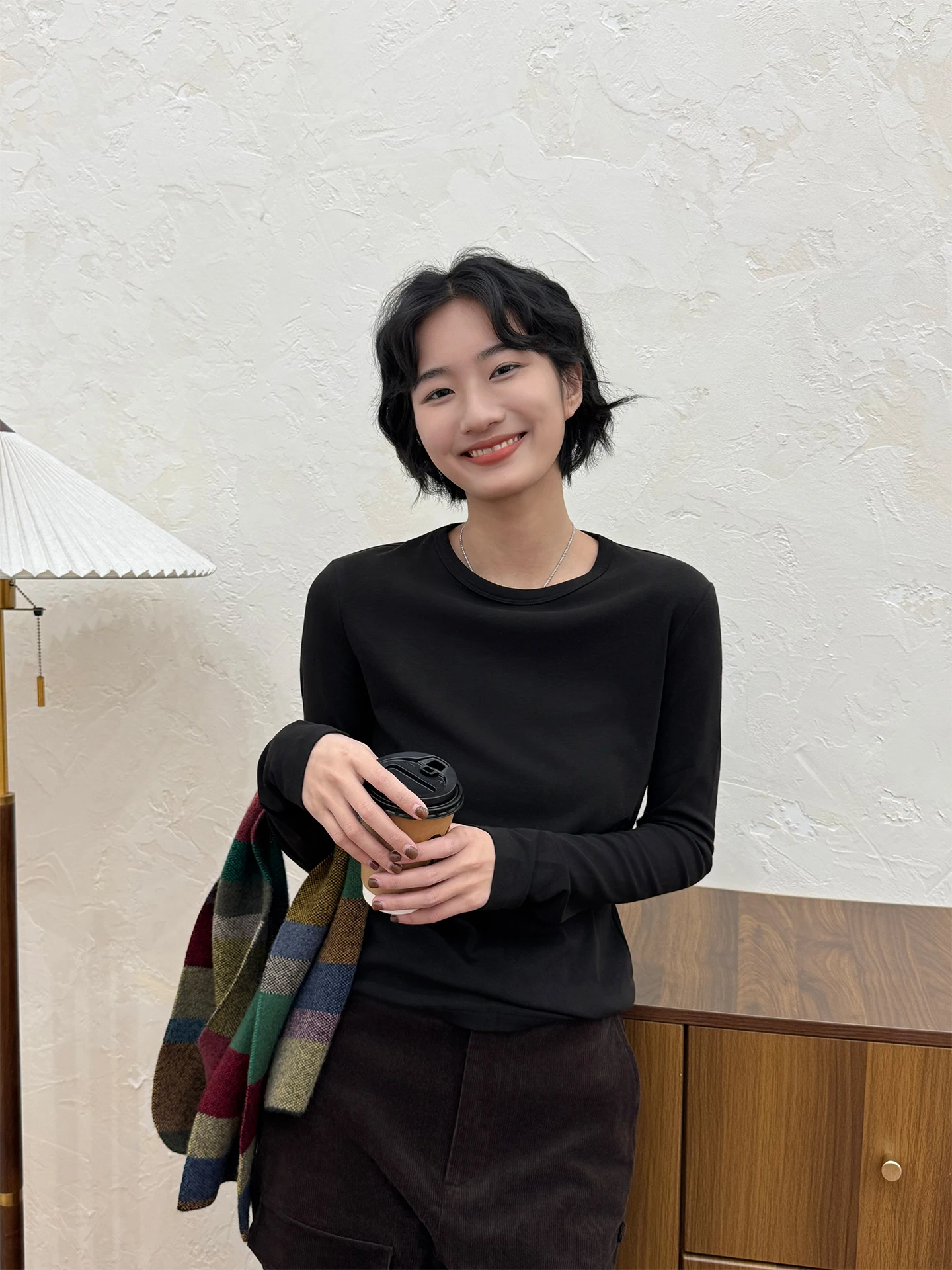 Повседневная женская футболка с круглым вырезом и длинным рукавом, базовый слой, модная, универсальная, удобная, весна 2026, новинка от Zhou Xiaoya
Повседневная женская футболка с круглым вырезом и длинным рукавом, базовый слой, модная, универсальная, удобная, весна 2026, новинка от Zhou Xiaoya