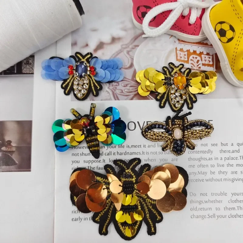 1PCS Bee Handmade Beaded Glitter Brooch Patch DIY Sewn Decorative Patch on Clothes, Shoes, Hats and Bags
1PCS Bee Handmade Beaded Glitter Brooch Patch DIY Sewn Decorative Patch on Clothes, Shoes, Hats and Bags