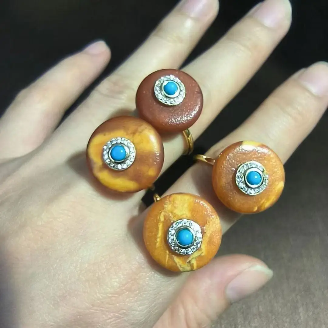 1pcs/lot Natural Amber Ring Ladies S925 silver clad gold inlay turquoise size adjustable Tibet retro accessories jewelry antique
1pcs/lot Natural Amber Ring Ladies S925 silver clad gold inlay turquoise size adjustable Tibet retro accessories jewelry antique