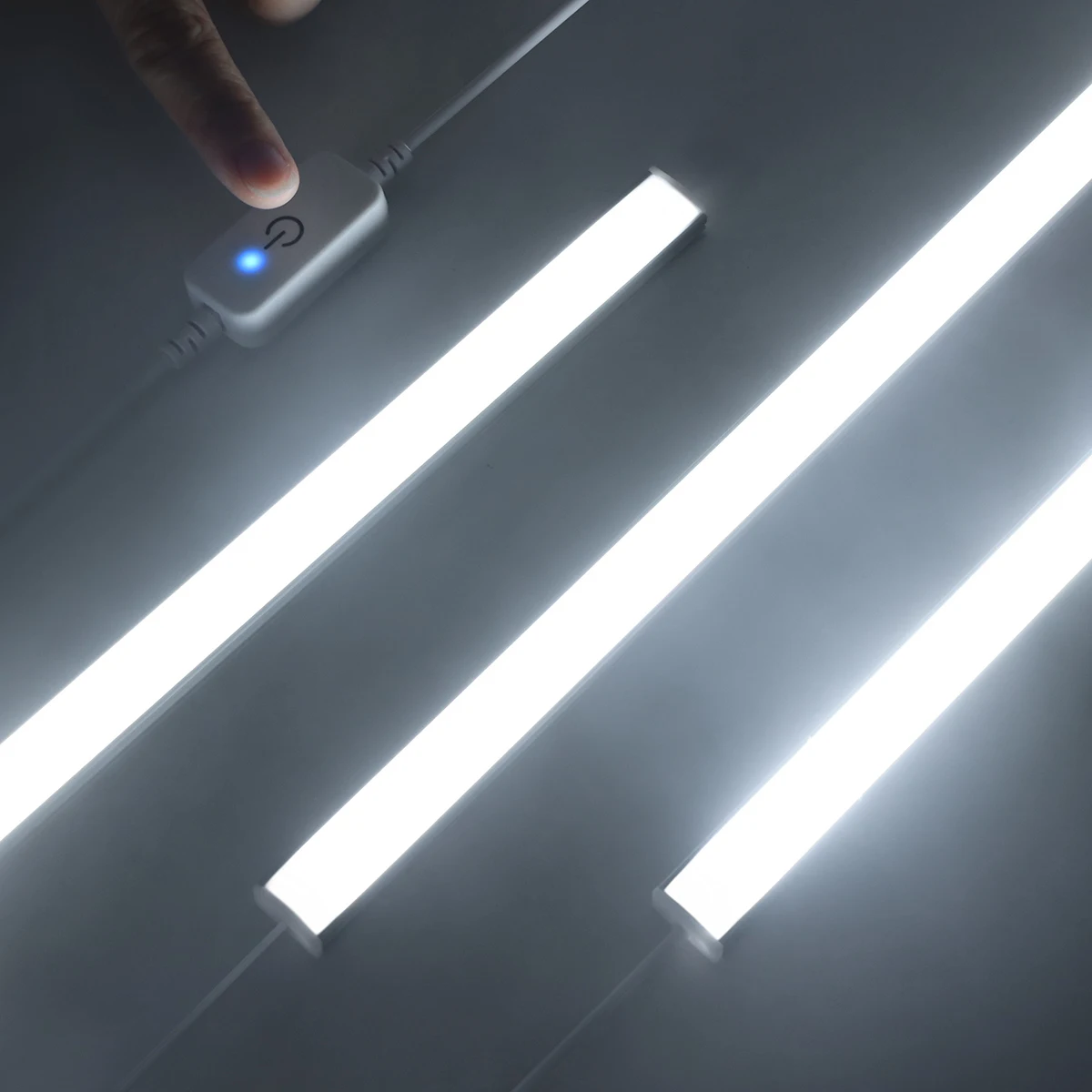 Touch Control Dimming LED Tube Turn On and Off USB 5V 30CM Light Bar Series Connection Lamp Kit CRI80 Two installation Methods
Touch Control Dimming LED Tube Turn On and Off USB 5V 30CM Light Bar Series Connection Lamp Kit CRI80 Two installation Methods