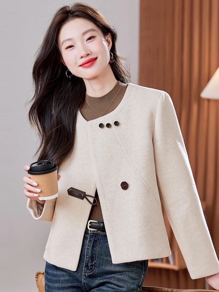 Модное короткое шерстяное пальто для женщин, зимняя коллекция 2026, осенняя новинка, универсальное элегантное женское пальто с высокой талией
Модное короткое шерстяное пальто для женщин, зимняя коллекция 2026, осенняя новинка, универсальное элегантное женское пальто с высокой талией