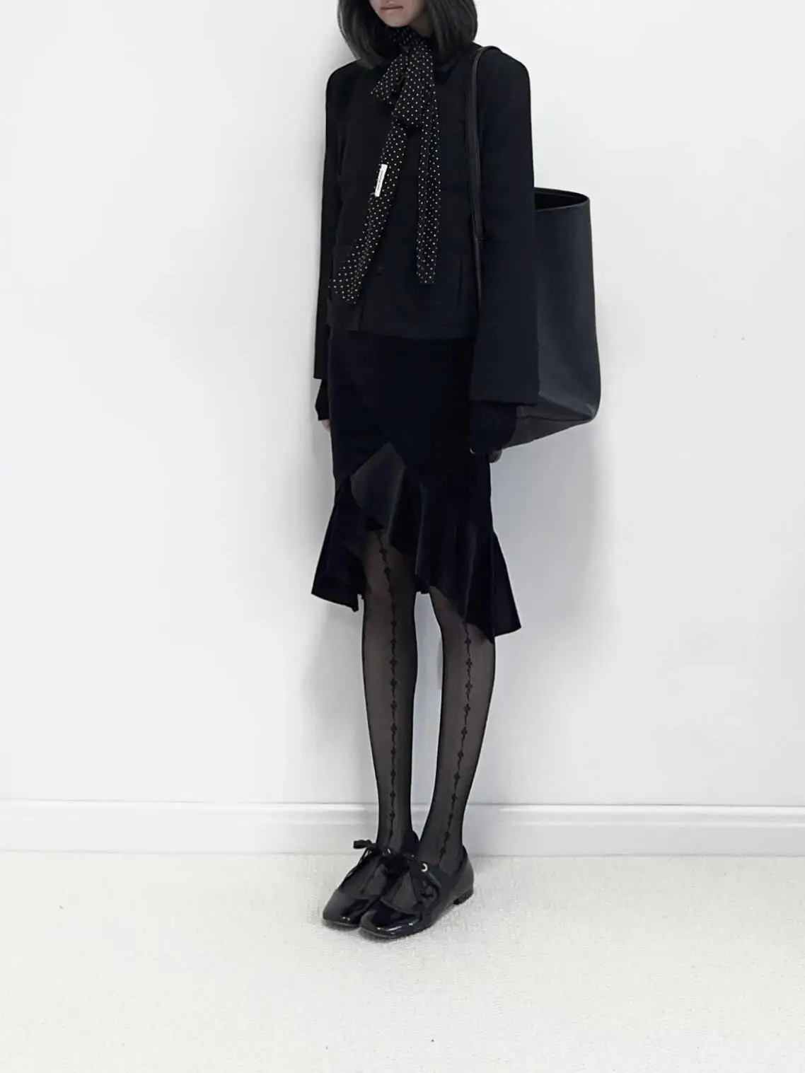 Retro Black Matte Velvet Half Skirt Women's Autumn Winter New Style Versatile High Quality Fish Tail Skirt High Waist City Co...
Retro Black Matte Velvet Half Skirt Women's Autumn Winter New Style Versatile High Quality Fish Tail Skirt High Waist City Co...