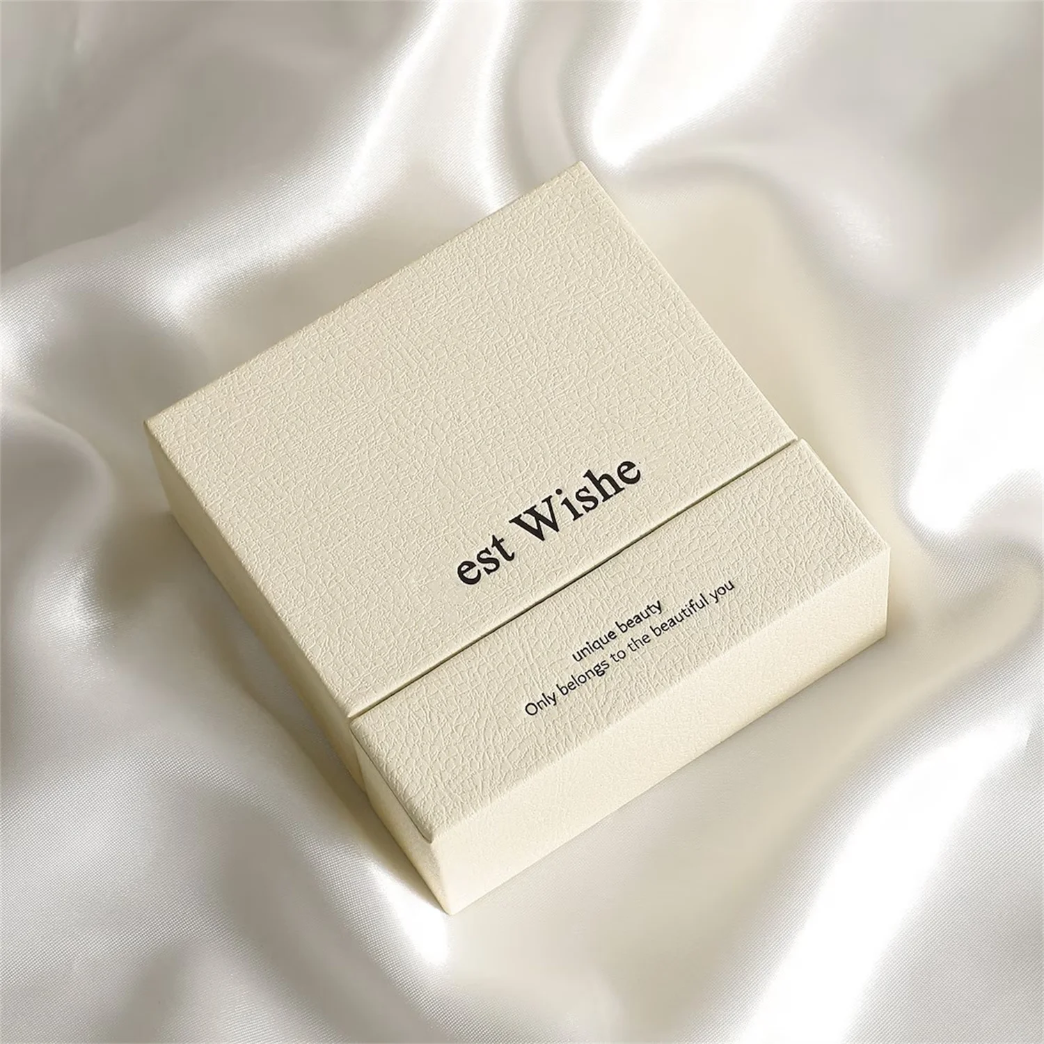 PUPPYSEW 50pcs 9*9*3.5cm Paper box custom necklace ring box with sponge personalized logo Exquisite jewelry package split drawer
PUPPYSEW 50pcs 9*9*3.5cm Paper box custom necklace ring box with sponge personalized logo Exquisite jewelry package split drawer