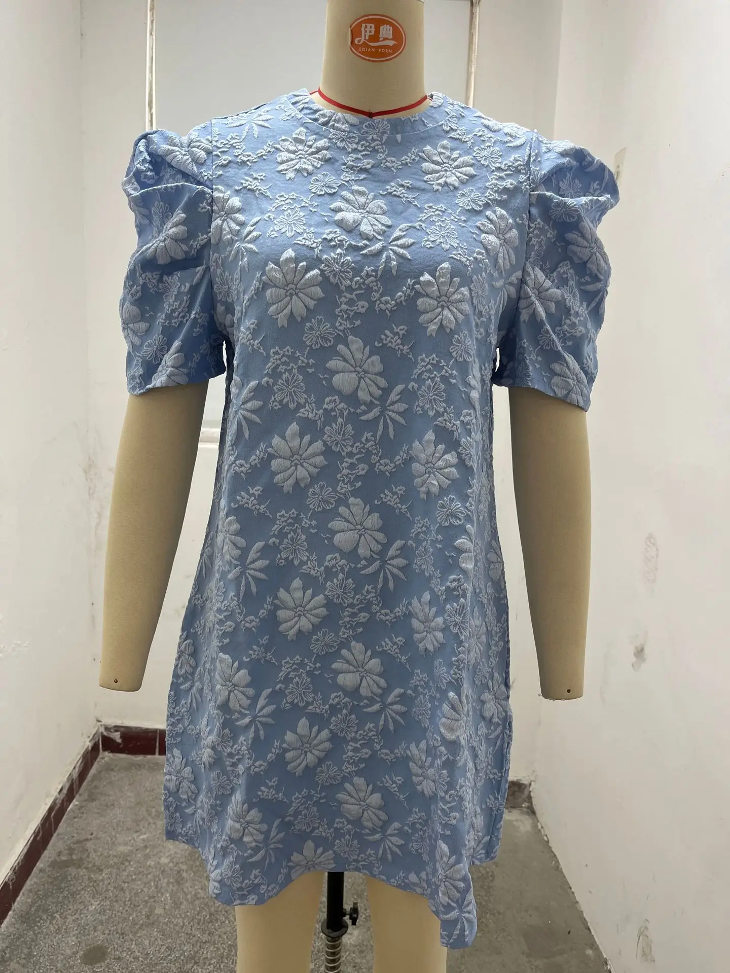 Women's Bubble Sleeve Texture Jacquard Round Neck Retro Pencil Dress Summer New Wear Female High Waist Fashion Sweet Dresses
Women's Bubble Sleeve Texture Jacquard Round Neck Retro Pencil Dress Summer New Wear Female High Waist Fashion Sweet Dresses