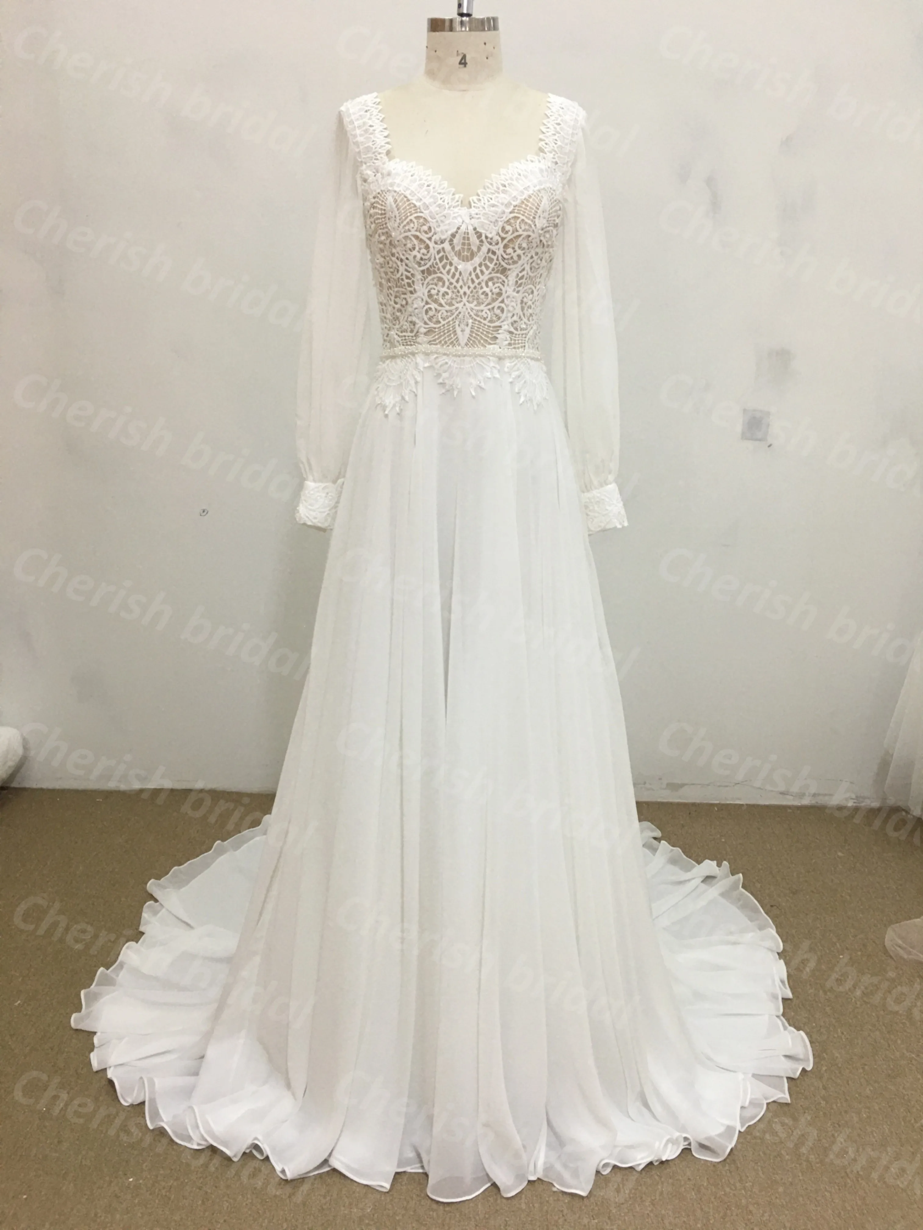 C3080A Elegant Lace A-line Bridal Dress Wedding Gown, Lace Cut Out Full Long Sleeve Bride Dress Women
C3080A Elegant Lace A-line Bridal Dress Wedding Gown, Lace Cut Out Full Long Sleeve Bride Dress Women