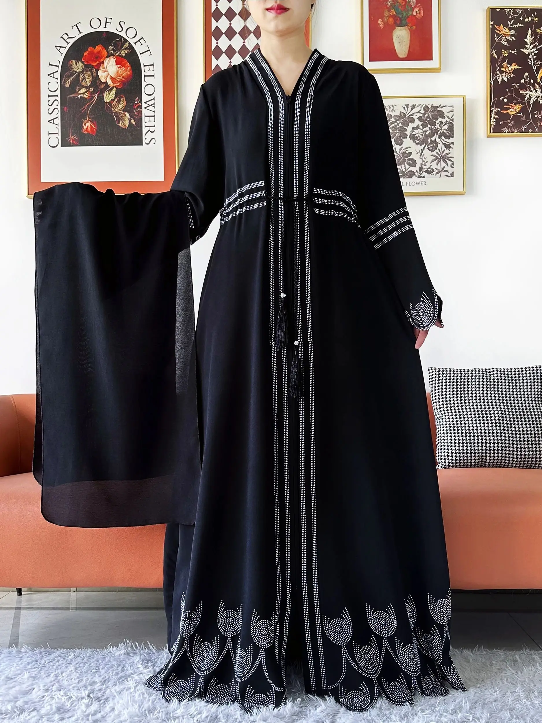 2025 Hot Sale High Grade Fabric Elegant Women Dress Chiffon Loose Open Abaya with Zipper Muslim Islamic Clothing Cardigan Dress
2025 Hot Sale High Grade Fabric Elegant Women Dress Chiffon Loose Open Abaya with Zipper Muslim Islamic Clothing Cardigan Dress