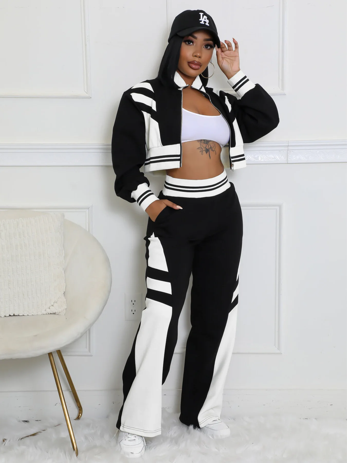 Autumn Women's Thread Suit Long-Sleeved Stand-Up Collar Coat And Wide-Leg Pant Outfits Color Matching Ladies Two-Piece Set
Autumn Women's Thread Suit Long-Sleeved Stand-Up Collar Coat And Wide-Leg Pant Outfits Color Matching Ladies Two-Piece Set