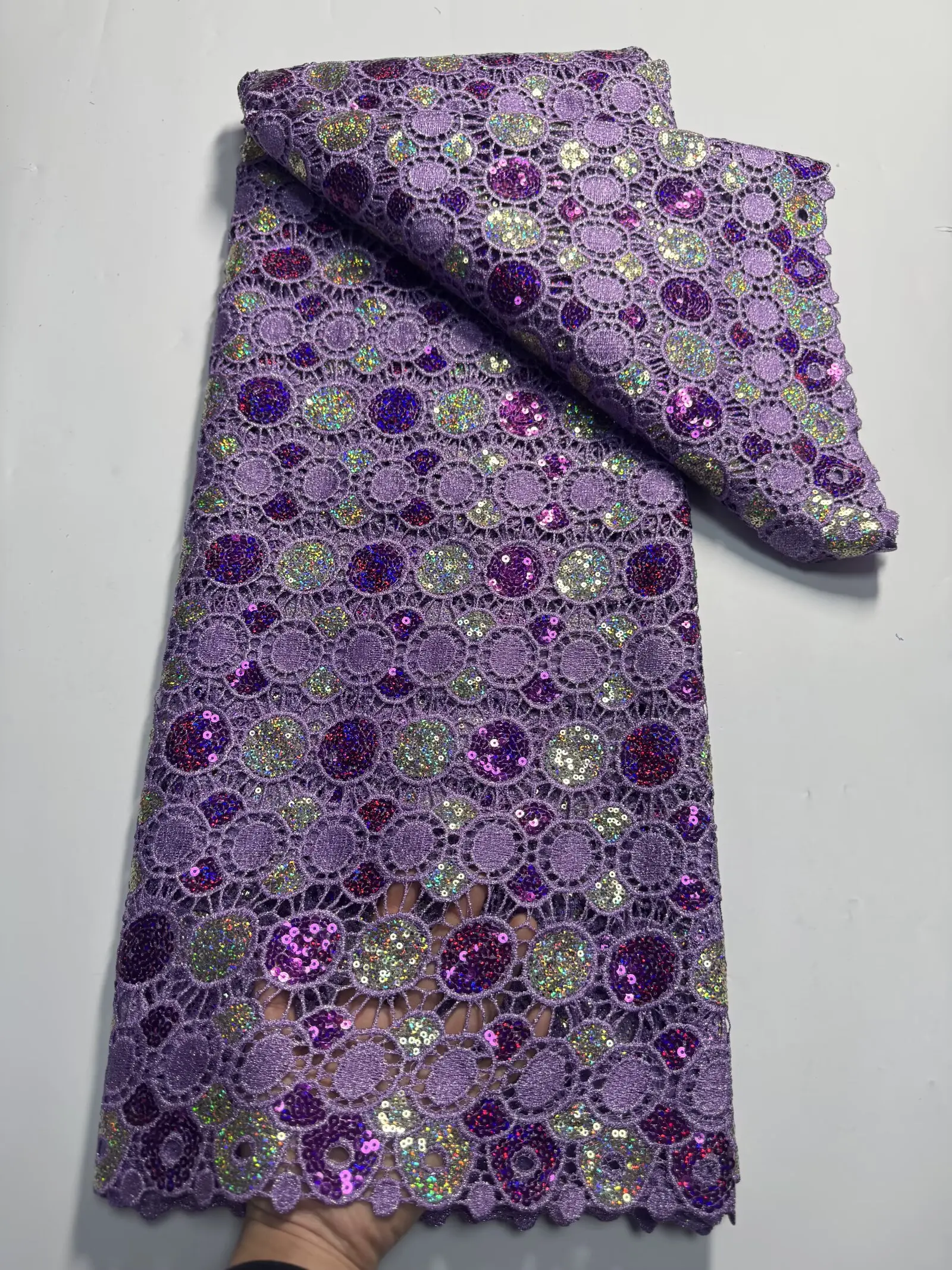 African Nigerian 2025 High-Quality Lace Fabric Embroidery Lace Tulle Sequins Guipure Water-Soluble 5 Yards for Wedding Dresses
African Nigerian 2025 High-Quality Lace Fabric Embroidery Lace Tulle Sequins Guipure Water-Soluble 5 Yards for Wedding Dresses