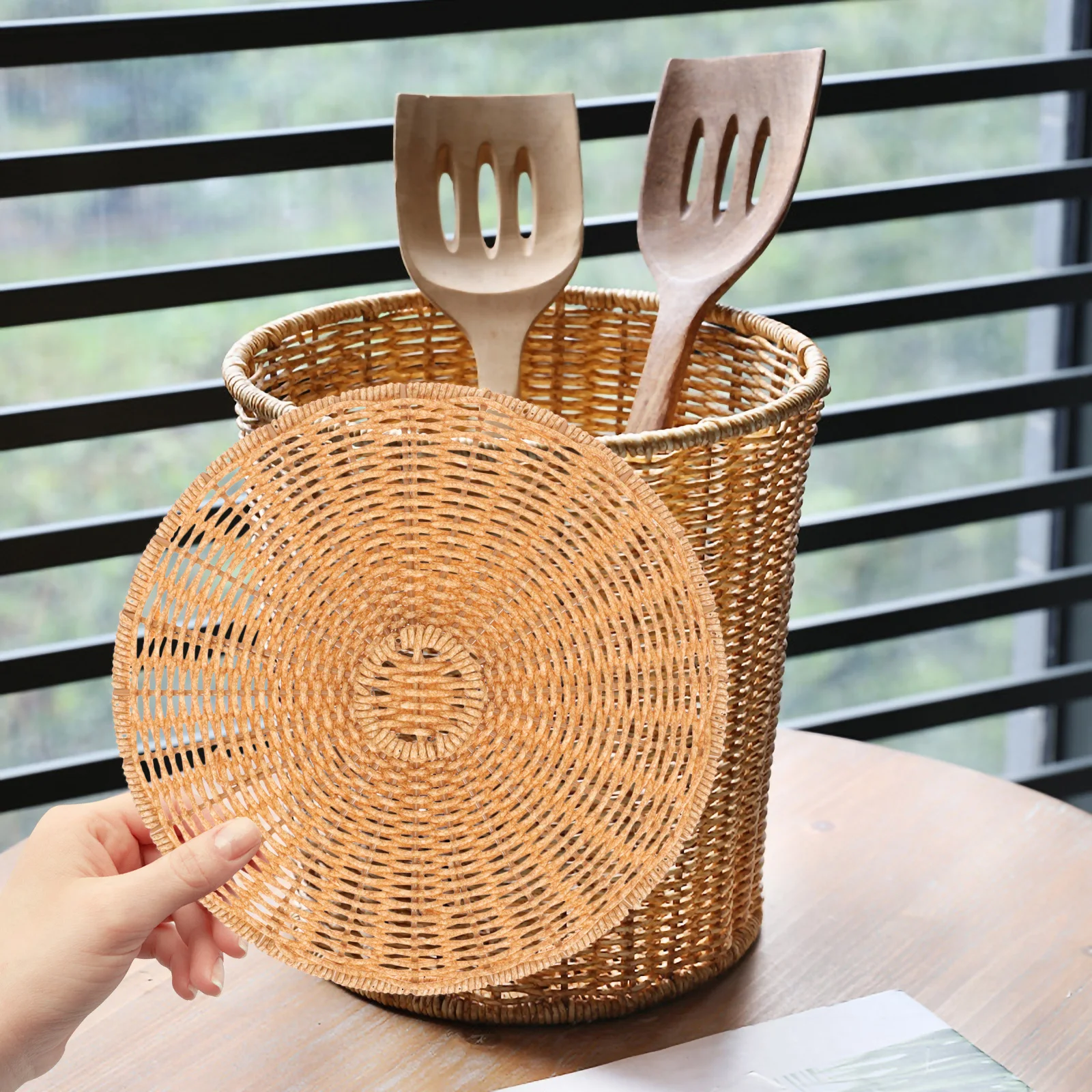 Beautiful Look Multi Purpose Imitation Rattan Lid For Uncovered Trash Basket Flower Arrangement
Beautiful Look Multi Purpose Imitation Rattan Lid For Uncovered Trash Basket Flower Arrangement