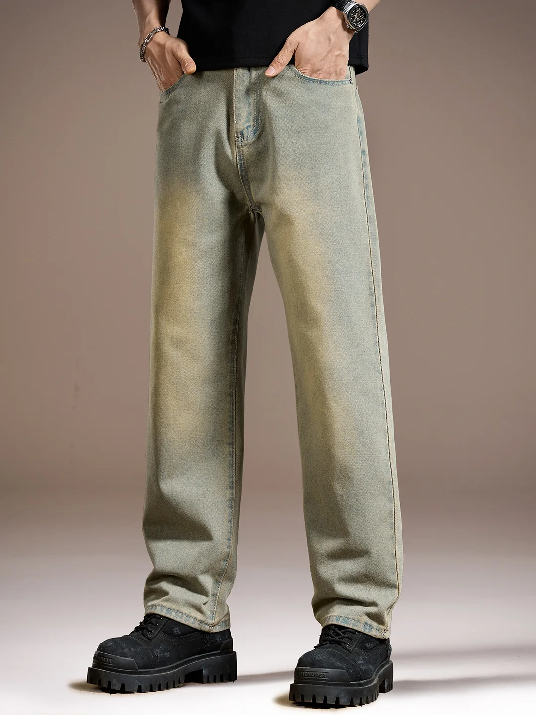 Высококачественные американские ретро-джинсы прямого кроя для мужчин, повседневные, свободные, в стиле High Street, с эффектом желтой грязи, из смесового хлопка и полиэстера, летние
Высококачественные американские ретро-джинсы прямого кроя для мужчин, повседневные, свободные, в стиле High Street, с эффектом желтой грязи, из смесового хлопка и полиэстера, летние