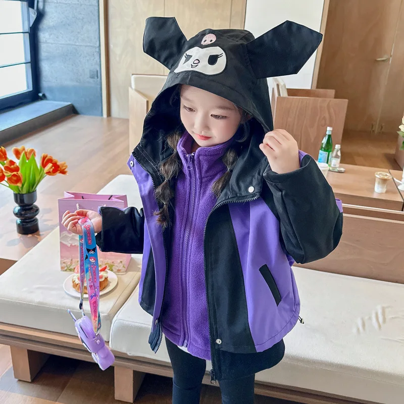 Осенне-зимняя новая детская куртка Kawaii Kuromi с капюшоном Sanrio аниме для девочек и мальчиков, модные теплые ветрозащитные съемные уличные куртки
Осенне-зимняя новая детская куртка Kawaii Kuromi с капюшоном Sanrio аниме для девочек и мальчиков, модные теплые ветрозащитные съемные уличные куртки