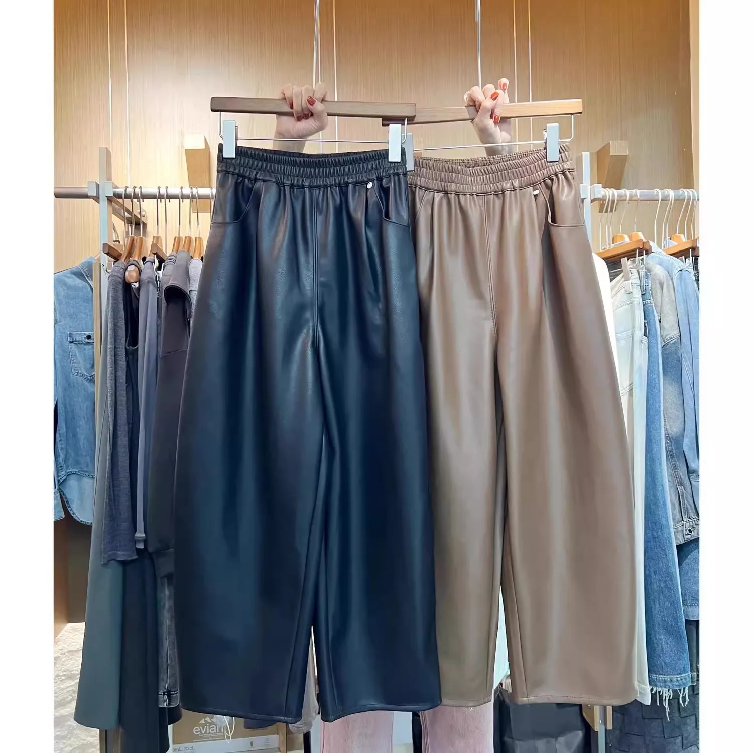 High Waist Fce Lined Elastic Waist Casual Pants Men's Warm Wide Leg Pants Autumn Winter Faion Trendy Loose Fit Trousers
High Waist Fce Lined Elastic Waist Casual Pants Men's Warm Wide Leg Pants Autumn Winter Faion Trendy Loose Fit Trousers