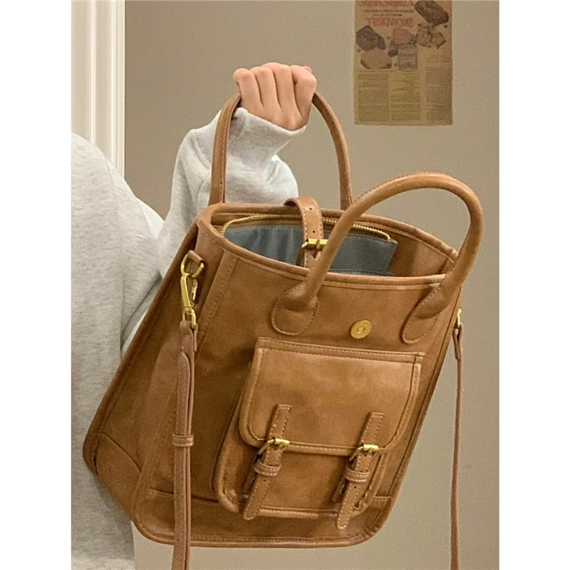 Luxury Brand Women Shoulder Bag Belt Buckle Multi Pocket Mouth Famous Designer Women Handbag Vintage Fashion Messenger Bag 2022
Luxury Brand Women Shoulder Bag Belt Buckle Multi Pocket Mouth Famous Designer Women Handbag Vintage Fashion Messenger Bag 2022