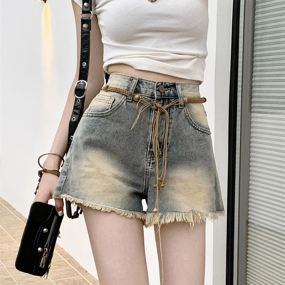 2024 Women Summer Fashion Raw-edge Shorts Jeans Female High Waist Wide Legs Short Pants Ladies Vintage Pockets Denim Shorts H186
2024 Women Summer Fashion Raw-edge Shorts Jeans Female High Waist Wide Legs Short Pants Ladies Vintage Pockets Denim Shorts H186