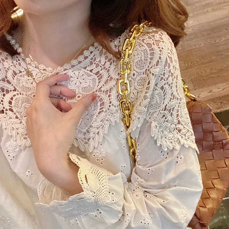 Осенняя женская блузка с длинным рукавом и ажурным кружевом, универсальный дизайн, эффектная модель для утонченной аудитории, подходит для любого сезона, однотонная, с круглым вырезом.
Осенняя женская блузка с длинным рукавом и ажурным кружевом, универсальный дизайн, эффектная модель для утонченной аудитории, подходит для любого сезона, однотонная, с круглым вырезом.