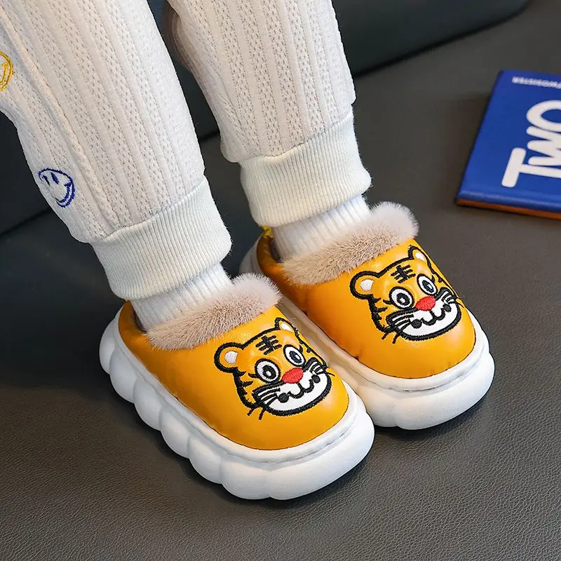 Kids Boys Girls Winter Indoor Cotton Slippers Thick Plush Home Shoes Waterproof Slip Resistant Cute Design for Toddlers Baby
Kids Boys Girls Winter Indoor Cotton Slippers Thick Plush Home Shoes Waterproof Slip Resistant Cute Design for Toddlers Baby