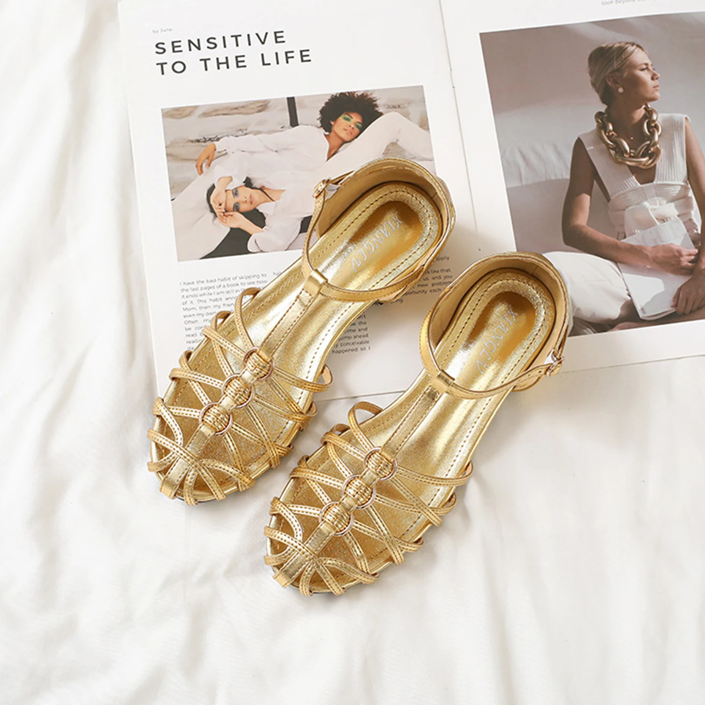 Luxury Retro Women Sandals Flat Woven Chunky Heel Closed Toe Ankle Strap Hollow Vintage Fashion Dress Beach Gladiator Sandalias
Luxury Retro Women Sandals Flat Woven Chunky Heel Closed Toe Ankle Strap Hollow Vintage Fashion Dress Beach Gladiator Sandalias