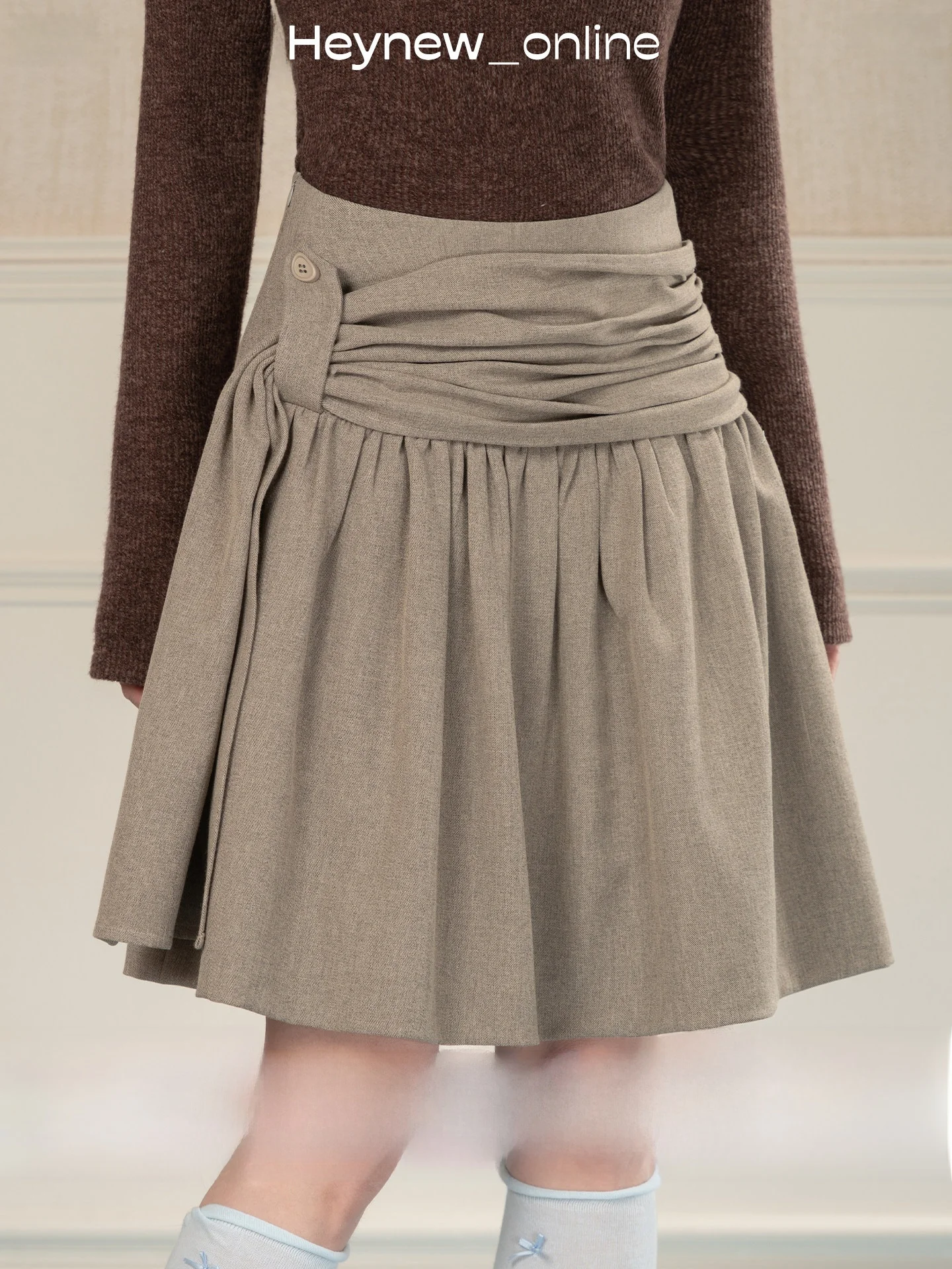 Heynew Retro Oatmeal Color Beautiful Sash High Waist Skirt Women's Spring High Fashion Sense Ultra Cute Short Skirt
Heynew Retro Oatmeal Color Beautiful Sash High Waist Skirt Women's Spring High Fashion Sense Ultra Cute Short Skirt