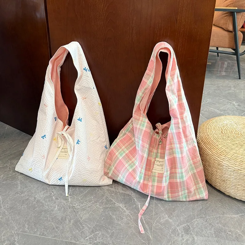 Spring Autumn New Literary Style Canvas Plaid Bag High-capacity Practical Versatile Student Commute Single Shoulder Crossbody Ba
Spring Autumn New Literary Style Canvas Plaid Bag High-capacity Practical Versatile Student Commute Single Shoulder Crossbody Ba