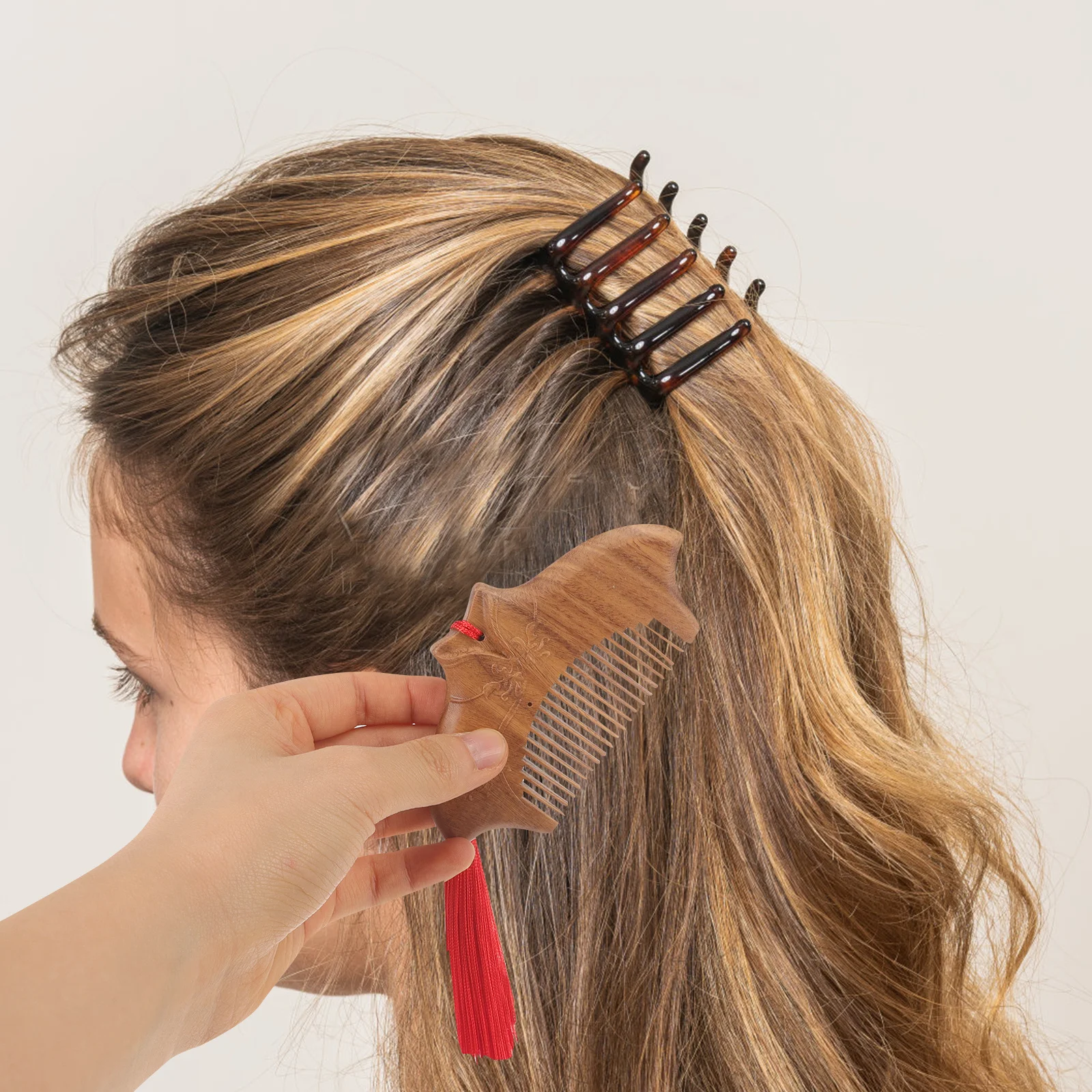 Прочная деревянная расческа для волос, мини-массажер для укладки, портативный дизайн с кисточками, твердый материал, длительное использование, удобный опыт
Прочная деревянная расческа для волос, мини-массажер для укладки, портативный дизайн с кисточками, твердый материал, длительное использование, удобный опыт