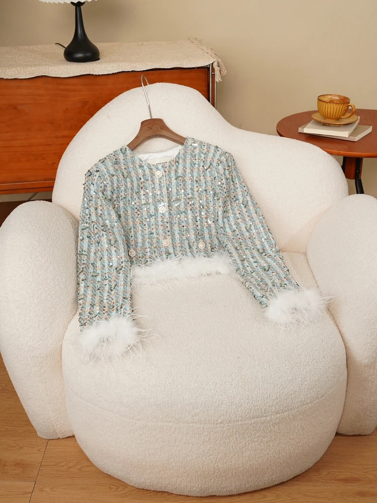 Ele ort Feathered Bouclé Woolen Jaet iny Sequin Top Ladylike Early Autumn Faion Straight Cut Cotton Lined Coat
Ele ort Feathered Bouclé Woolen Jaet iny Sequin Top Ladylike Early Autumn Faion Straight Cut Cotton Lined Coat