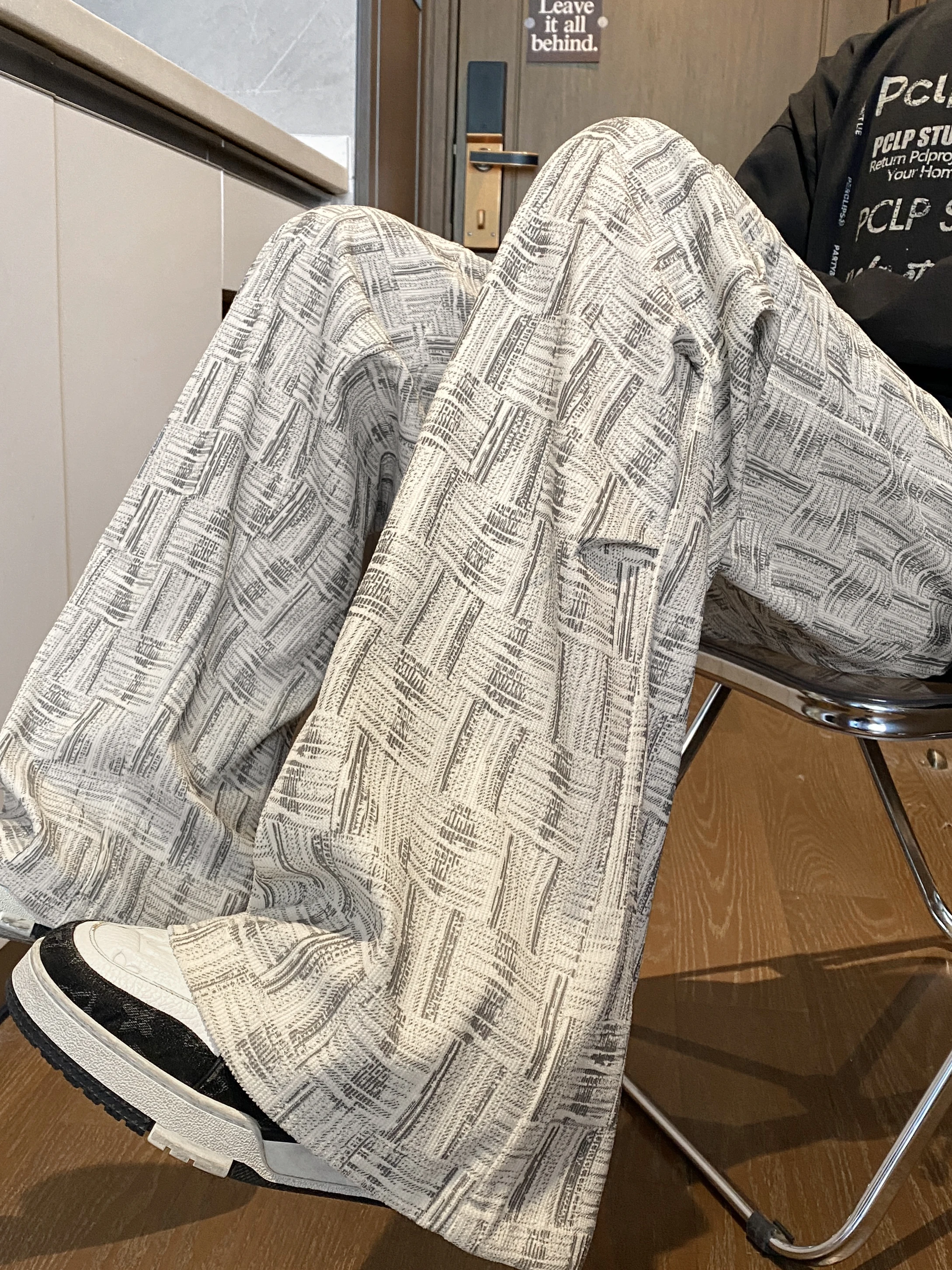 Corduroy Plaid Print Heavyweight Men's Sweatpants Loose Casual Wide Leg Pants Comfortable Loose Fit Straight Leg Trousers
Corduroy Plaid Print Heavyweight Men's Sweatpants Loose Casual Wide Leg Pants Comfortable Loose Fit Straight Leg Trousers