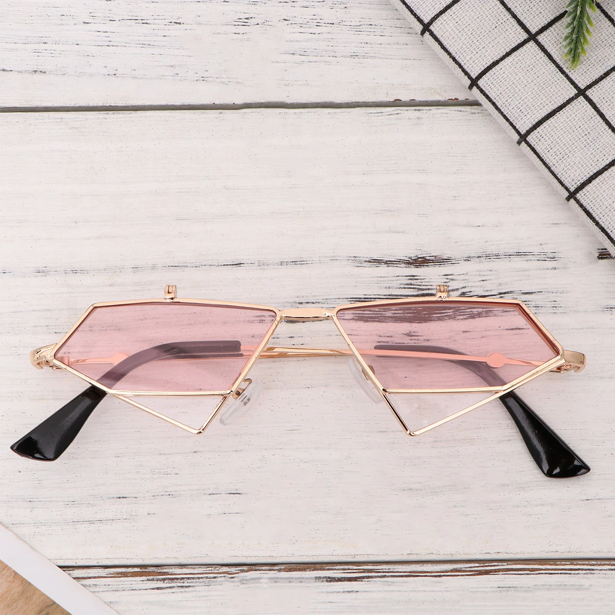 Cat Eye Sunglasses Pink Retro Women Small Face Vintage Fashion Punk Outdoor Accessories Lightweight Year Round Gift 
Cat Eye Sunglasses Pink Retro Women Small Face Vintage Fashion Punk Outdoor Accessories Lightweight Year Round Gift