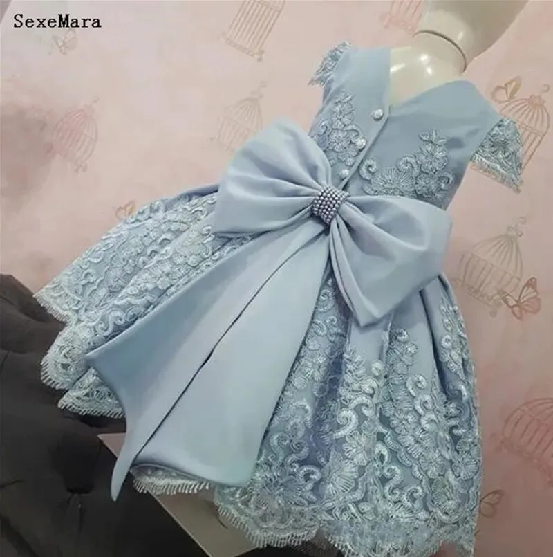 New Blue Infant Kids First Birthday Dresses Lace Applique Bow Little Girls Pageant Gown Party Dress with Cap Sleeves
New Blue Infant Kids First Birthday Dresses Lace Applique Bow Little Girls Pageant Gown Party Dress with Cap Sleeves
