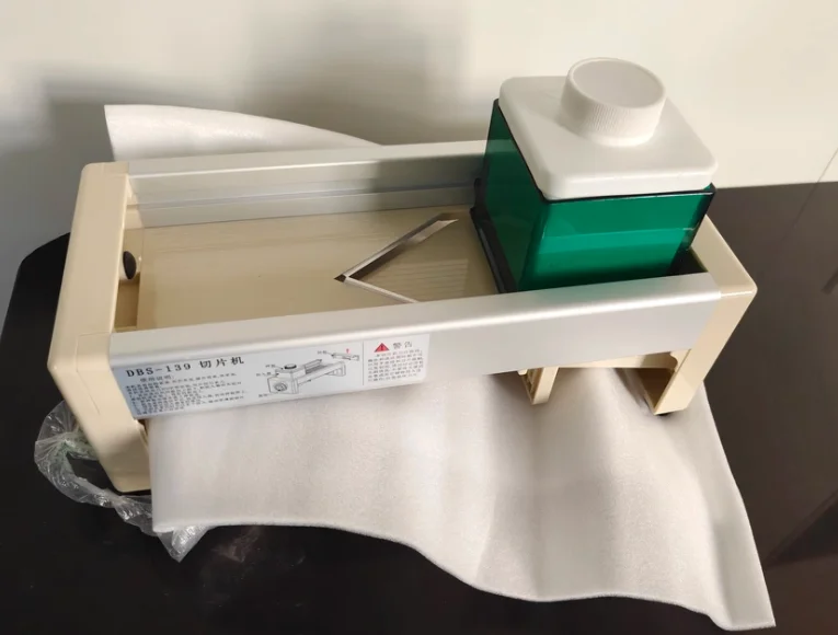Manual Fruit Slicer Commercial Milk Tea Shop
Manual Fruit Slicer Commercial Milk Tea Shop