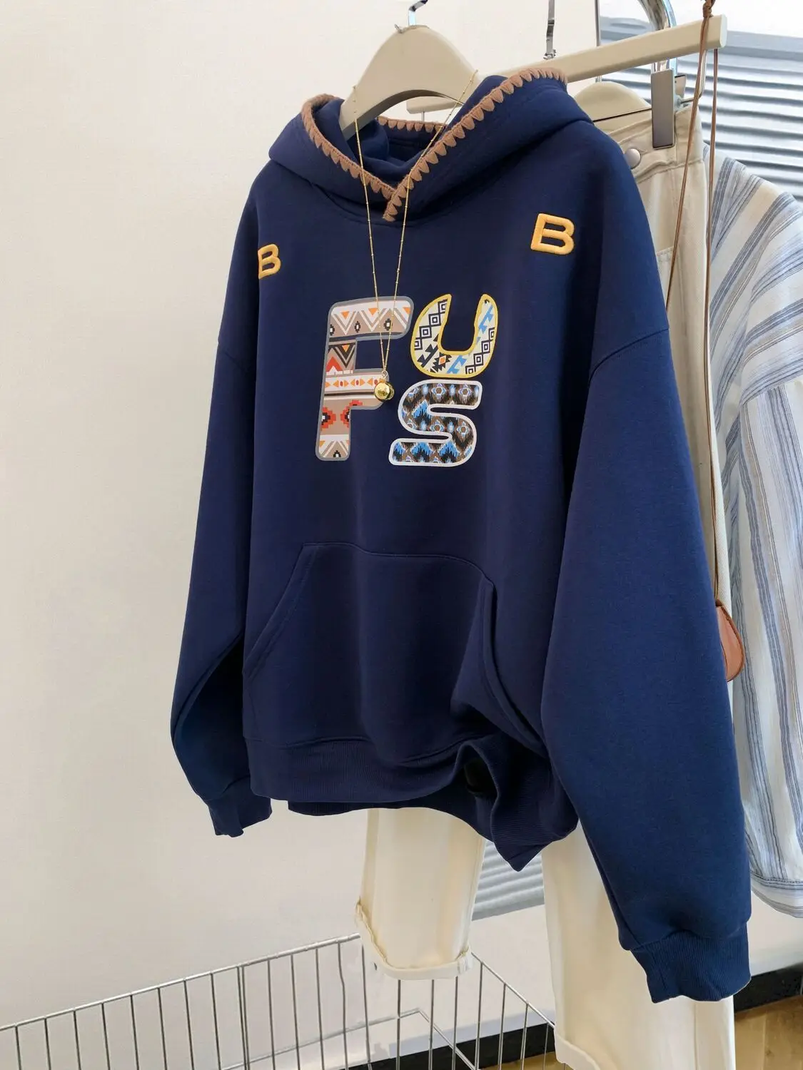 plus Size Comfortable American Sle Embroidered Hoodie Women's Spring Autumn Thin Slimming Sweatirt Loose Fit Long Sve
plus Size Comfortable American Sle Embroidered Hoodie Women's Spring Autumn Thin Slimming Sweatirt Loose Fit Long Sve