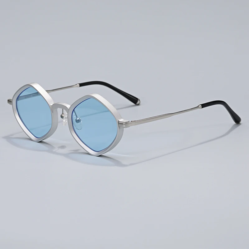 Top quality Luxury Popular Rhombus Unique Titanium sunglasses Personalized Fashion Design Outdoor UV400 protection Sunglasses
Top quality Luxury Popular Rhombus Unique Titanium sunglasses Personalized Fashion Design Outdoor UV400 protection Sunglasses