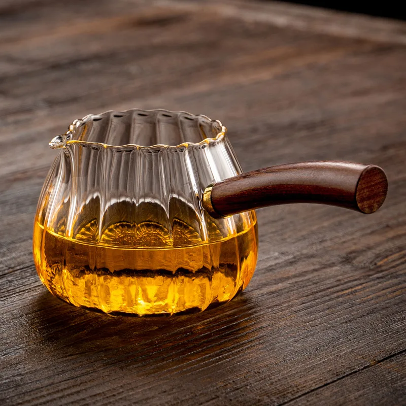 Side Handle Tea Pitcher Set Thickened Heat Resistant Borosilicate Glass Easy & Safe Pouring for Gongfu Tea Premium Tea pot
Side Handle Tea Pitcher Set Thickened Heat Resistant Borosilicate Glass Easy & Safe Pouring for Gongfu Tea Premium Tea pot