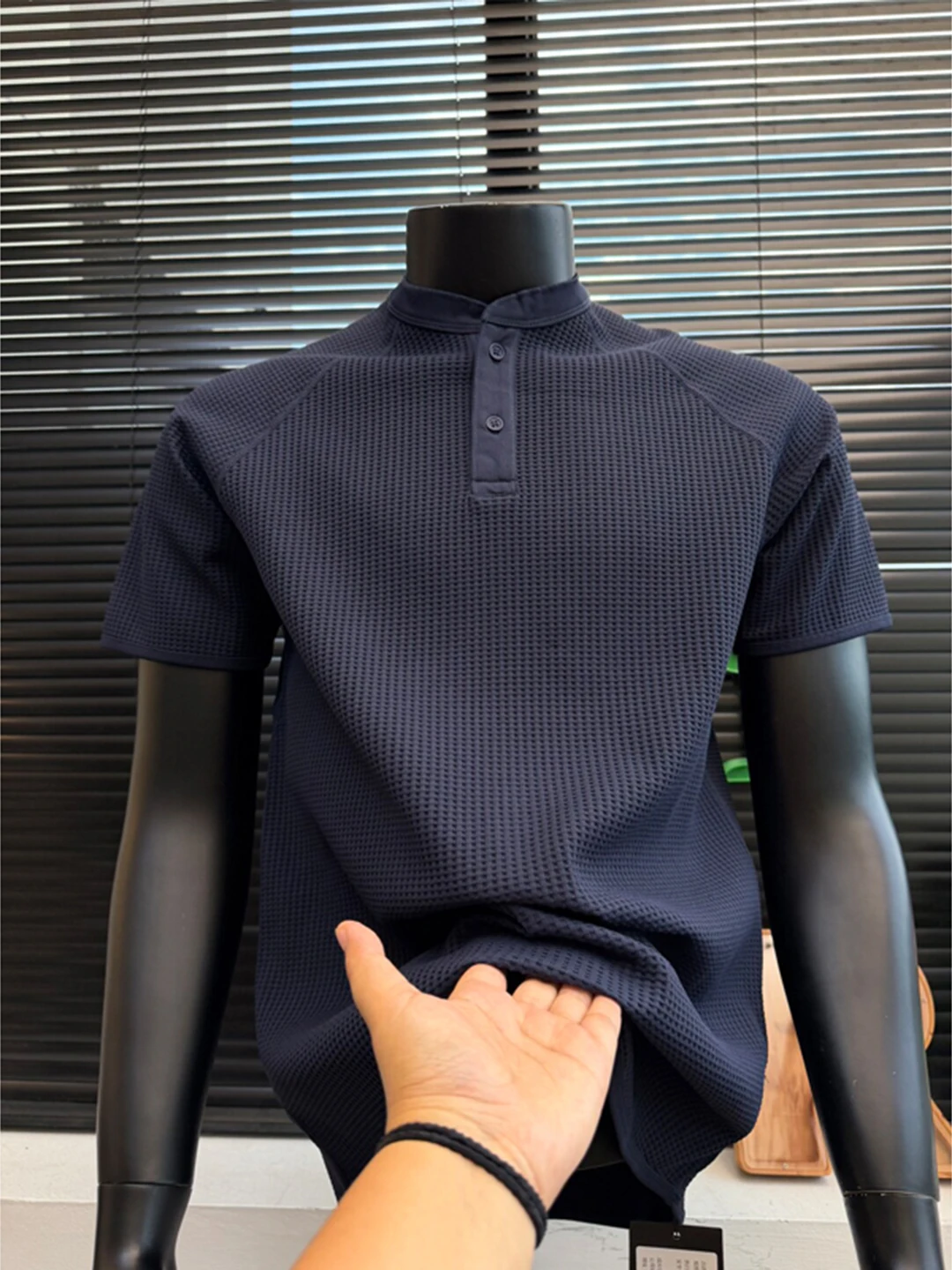 Blue Waffle Pattern Men's Short Sleeve T-Shirt Summer Elastic Breathable Shirt American Texture Sport Half Sleeve Top
Blue Waffle Pattern Men's Short Sleeve T-Shirt Summer Elastic Breathable Shirt American Texture Sport Half Sleeve Top