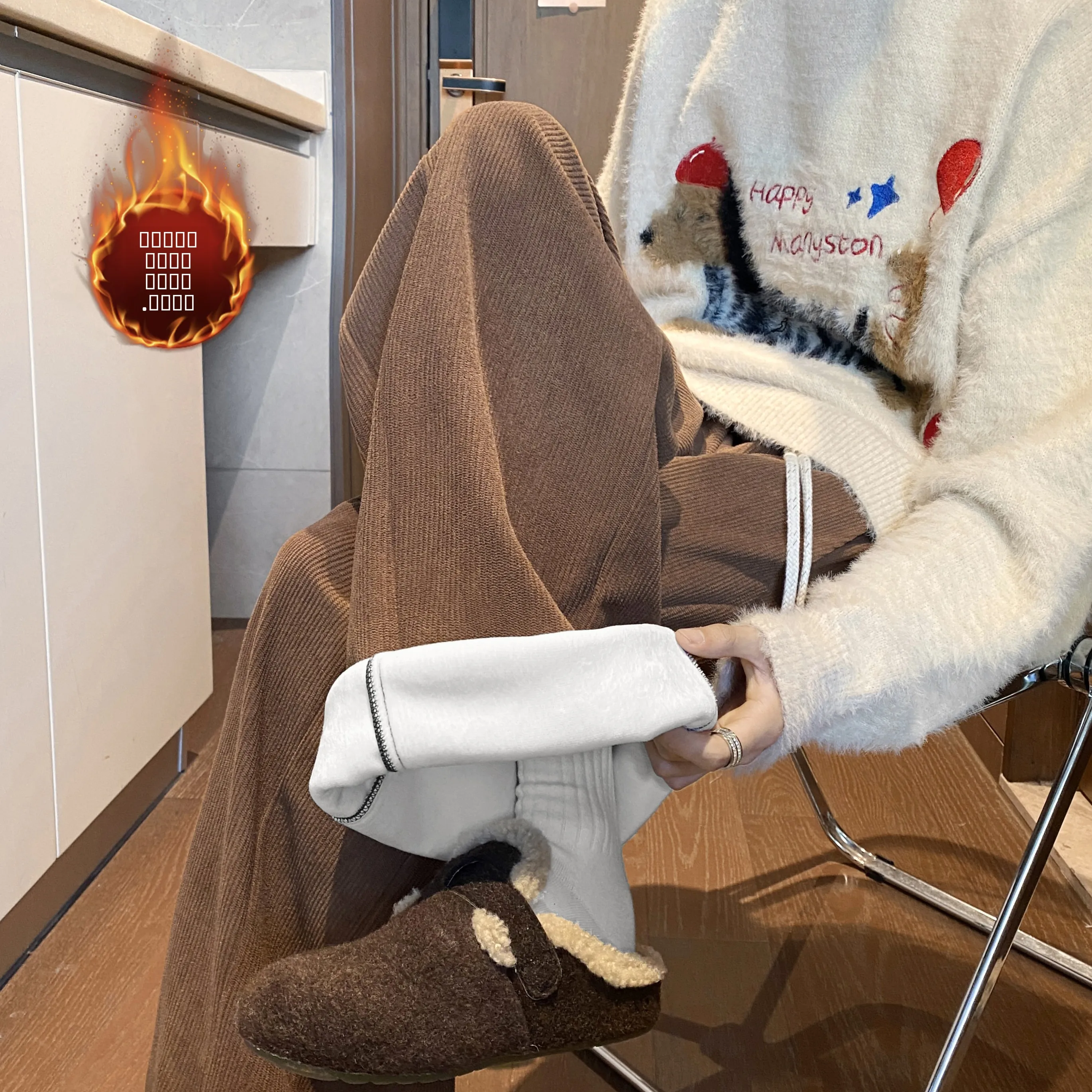 Мужские зимние повседневные брюки из вельвета на флисовой подкладке, модные, теплые, удобные, свободного прямого кроя, с широкими штанинами
Мужские зимние повседневные брюки из вельвета на флисовой подкладке, модные, теплые, удобные, свободного прямого кроя, с широкими штанинами