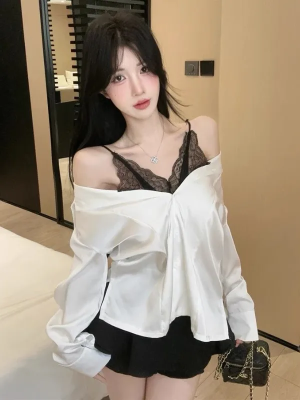 Autumn New Style Women's Loose Shirt And Short Skirt Set with Elastic Waist Collar Lace Splicing Sweet And Sexy Two-Piec...
Autumn New Style Women's Loose Shirt And Short Skirt Set with Elastic Waist Collar Lace Splicing Sweet And Sexy Two-Piec...