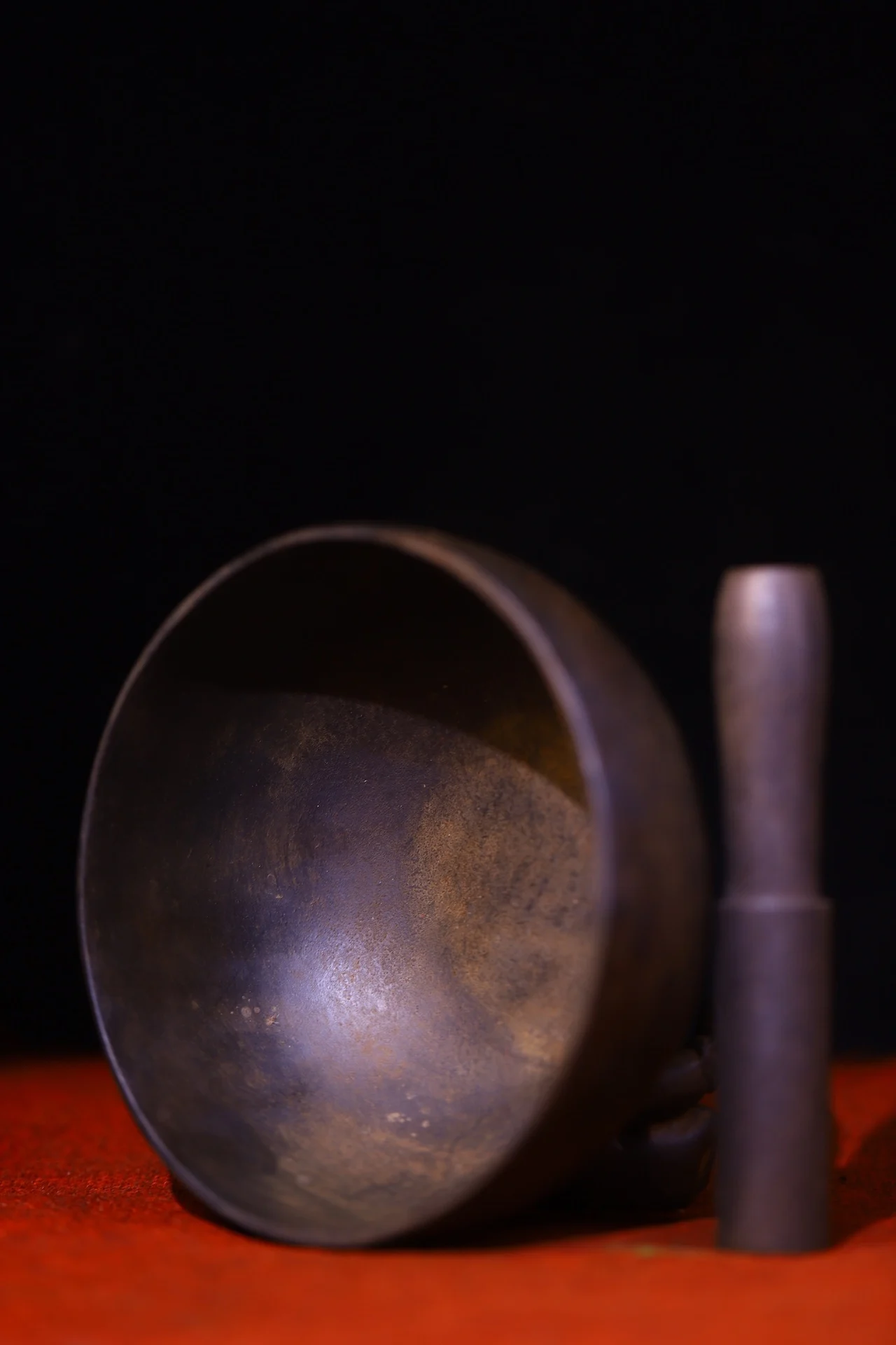 5"Tibetan Temple Collection Old Bronze Cinnabar Six Word Proverbs Buddhist Music Bowl Amulet Dharam Worship Hall Town house
5"Tibetan Temple Collection Old Bronze Cinnabar Six Word Proverbs Buddhist Music Bowl Amulet Dharam Worship Hall Town house