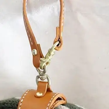 Сплошной цвет из искусственной кожи, держатель для перчаток, шарфа, ремень, уличный дорожный зажим для шляпы, портативный многофункциональный зажим для хранения полотенец