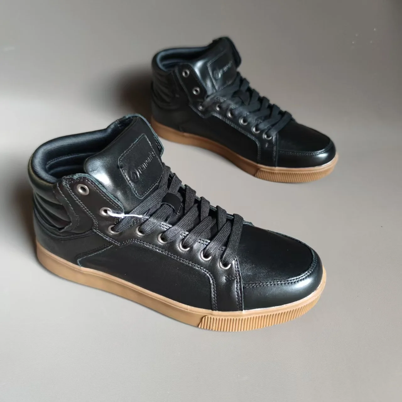 Кожаный высокий топ, повседневная мужская рабочая одежда, мотоциклетная одежда Trendy oes, винтажная удобная низкая одежда из воловьей кожи
Кожаный высокий топ, повседневная мужская рабочая одежда, мотоциклетная одежда Trendy oes, винтажная удобная низкая одежда из воловьей кожи