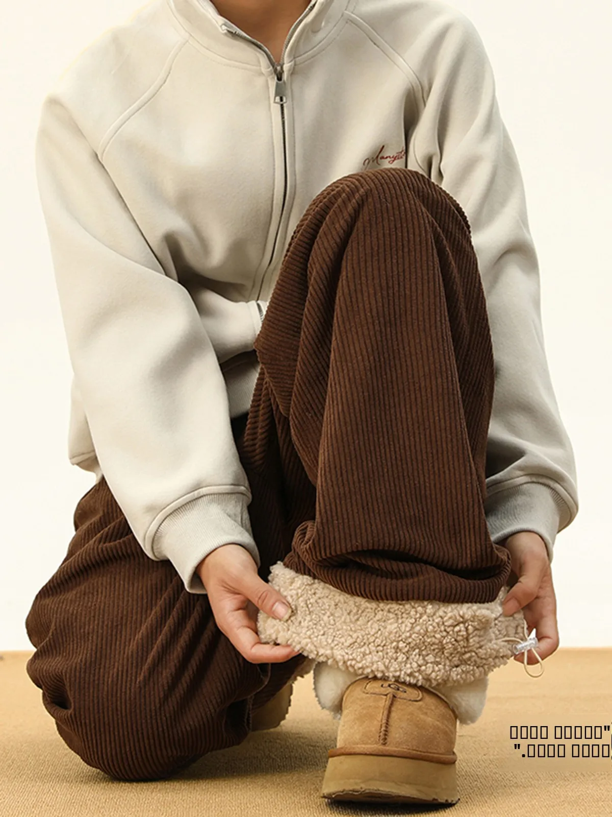 Мужские вельветовые брюки прямого кроя на флисовой подкладке, осенне-зимняя верхняя одежда, хлопковые брюки, молодежная модная повседневная одежда
Мужские вельветовые брюки прямого кроя на флисовой подкладке, осенне-зимняя верхняя одежда, хлопковые брюки, молодежная модная повседневная одежда