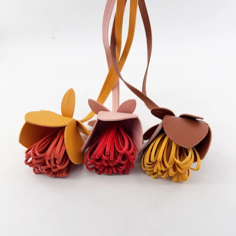 Multi-color Hanger Flower Pu Leather Pendant Handmade Cartoon Leather Keychain Creative Fashion Bag Pendant Women
Multi-color Hanger Flower Pu Leather Pendant Handmade Cartoon Leather Keychain Creative Fashion Bag Pendant Women