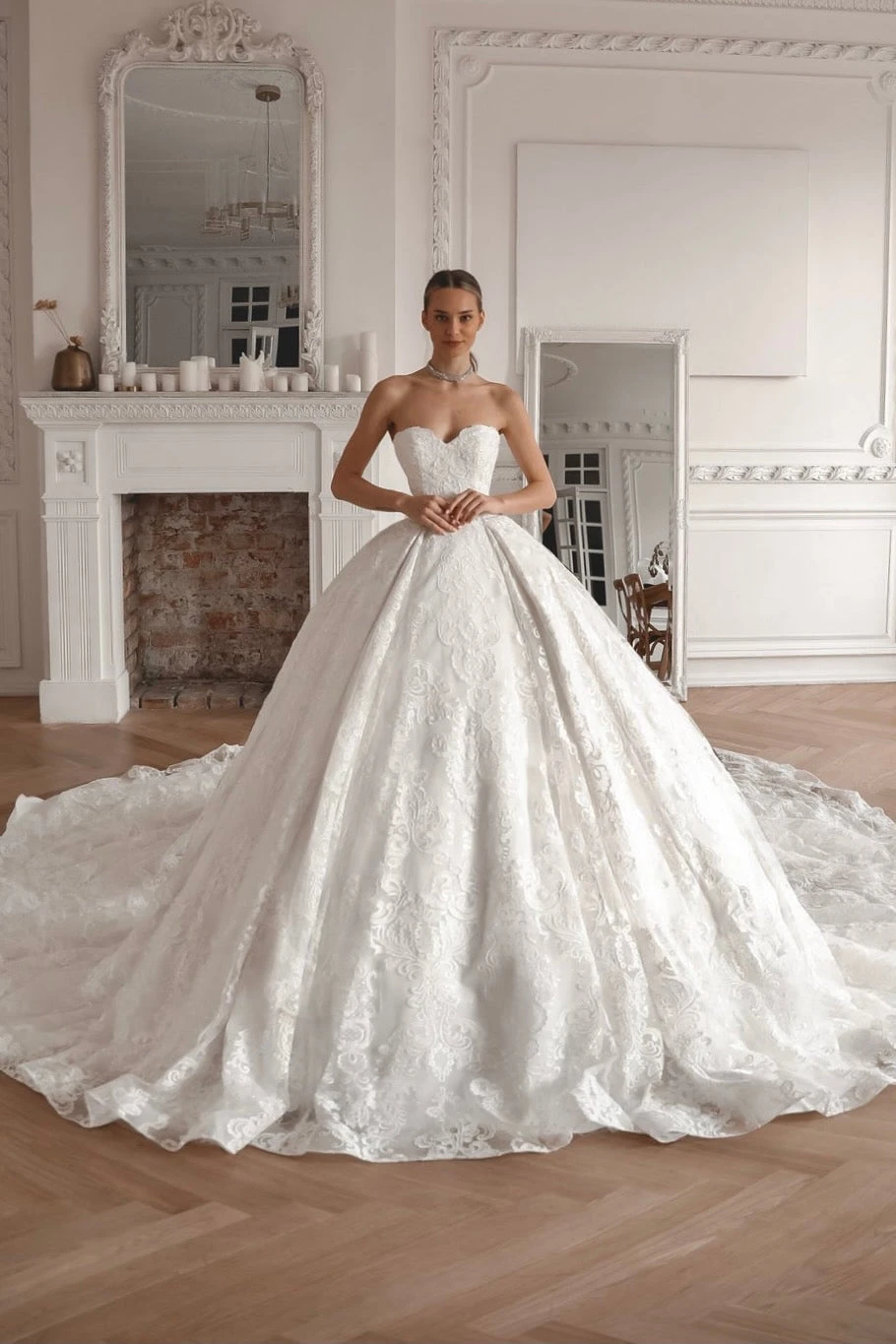 Customized Lace Luxury Straple A Line Glitter Wedding Dresses Off The Shoulder Women Ivory Bling-Bling Bride Gown Ball Gown
Customized Lace Luxury Straple A Line Glitter Wedding Dresses Off The Shoulder Women Ivory Bling-Bling Bride Gown Ball Gown