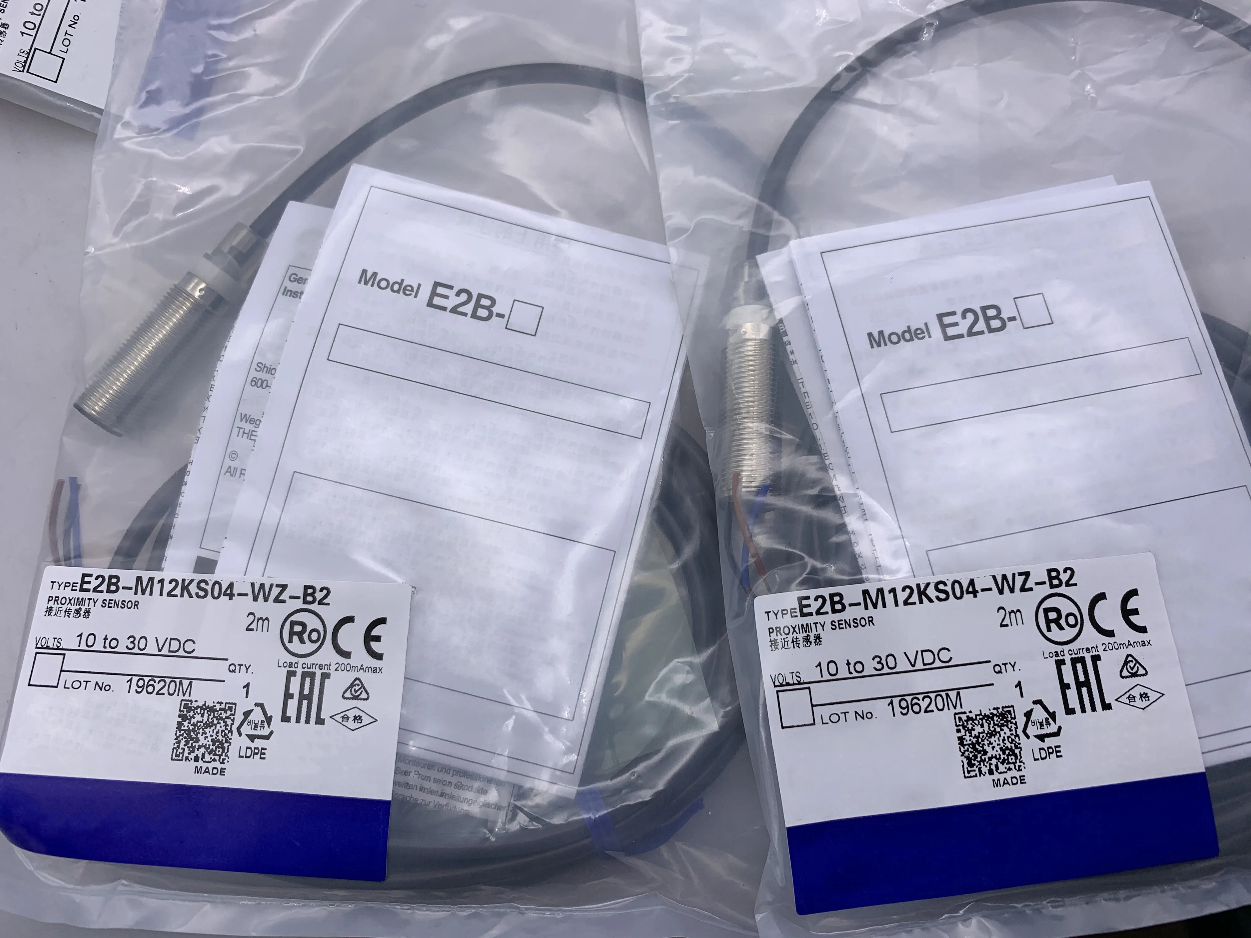 Совершенно новый оригинальный E2B-M12KS04-WZ-B1 E2B-M12KS04-WZ-B2 E2B-M12KS04-WZ-C1 E2B-M12KS04-WZ-C2 E2B-M12LS02-WZ-C1 в наличии
Совершенно новый оригинальный E2B-M12KS04-WZ-B1 E2B-M12KS04-WZ-B2 E2B-M12KS04-WZ-C1 E2B-M12KS04-WZ-C2 E2B-M12LS02-WZ-C1 в наличии