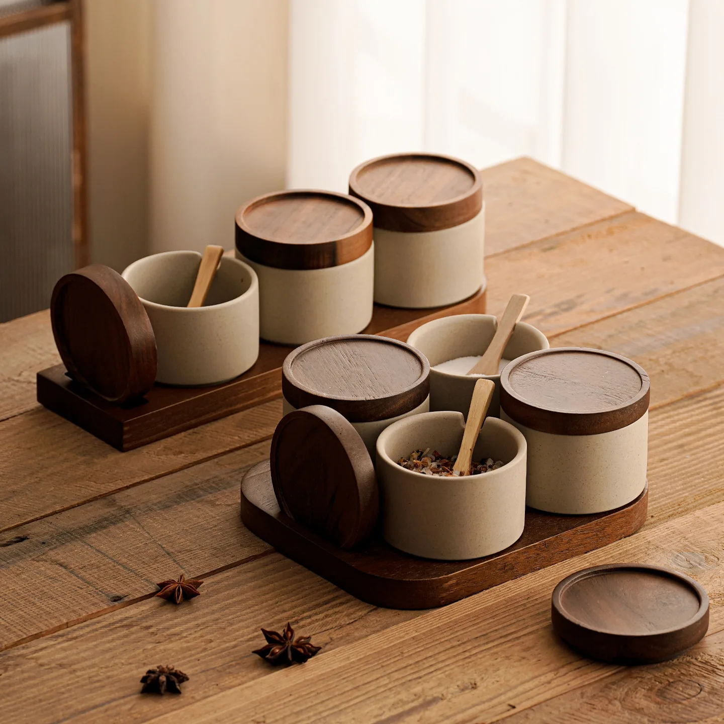 New Ceramic Spice Jar Set Japanese Style Kitchen Condiment Containers for Salt Pepper Seasoning
New Ceramic Spice Jar Set Japanese Style Kitchen Condiment Containers for Salt Pepper Seasoning
